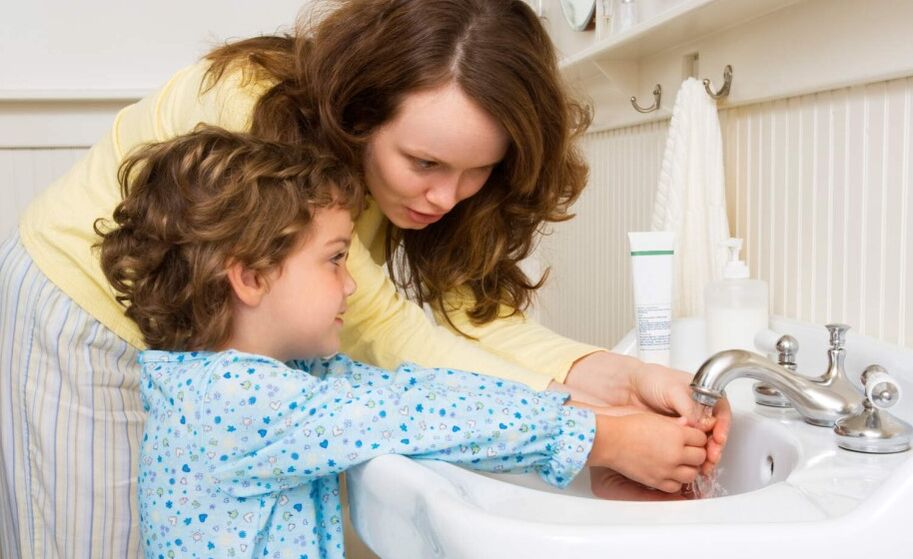To prevent the entry of worms into the child's body, it is necessary to follow the rules of hygiene