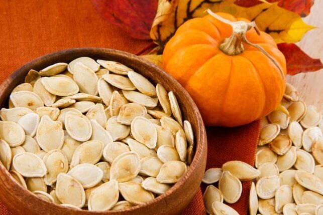 Pumpkin seeds will help safely remove worms from the body