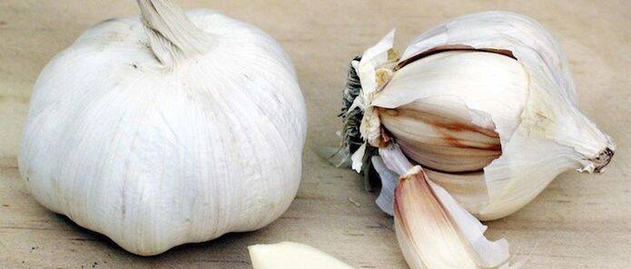Eating garlic helps get rid of worms